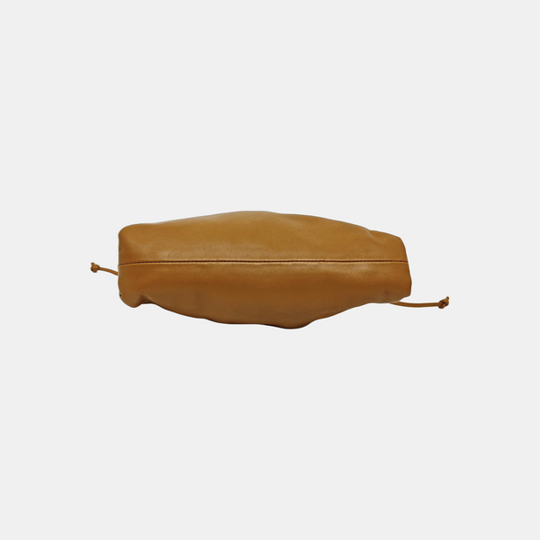 The Pouch Mini Piel de Becerro Marrón