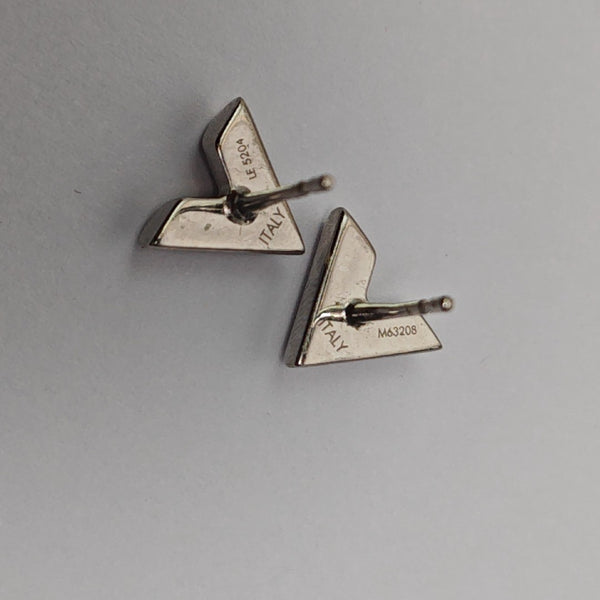 ESSENTIAL V Metal Silver Stud Earrings