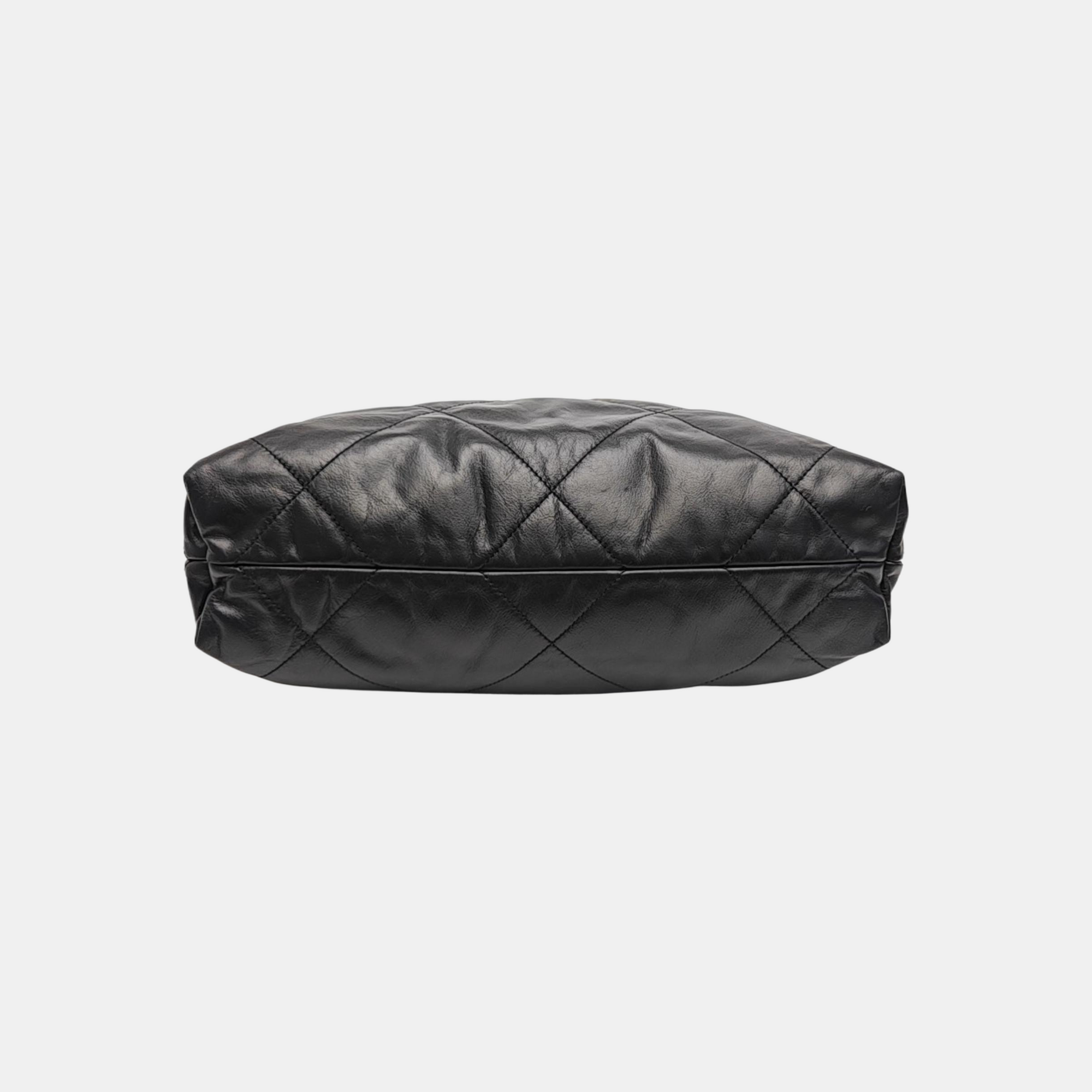 CHANEL 22 Small Quilted Calfskin Black