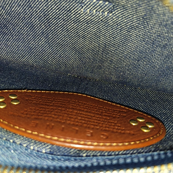 Canvas Blue
