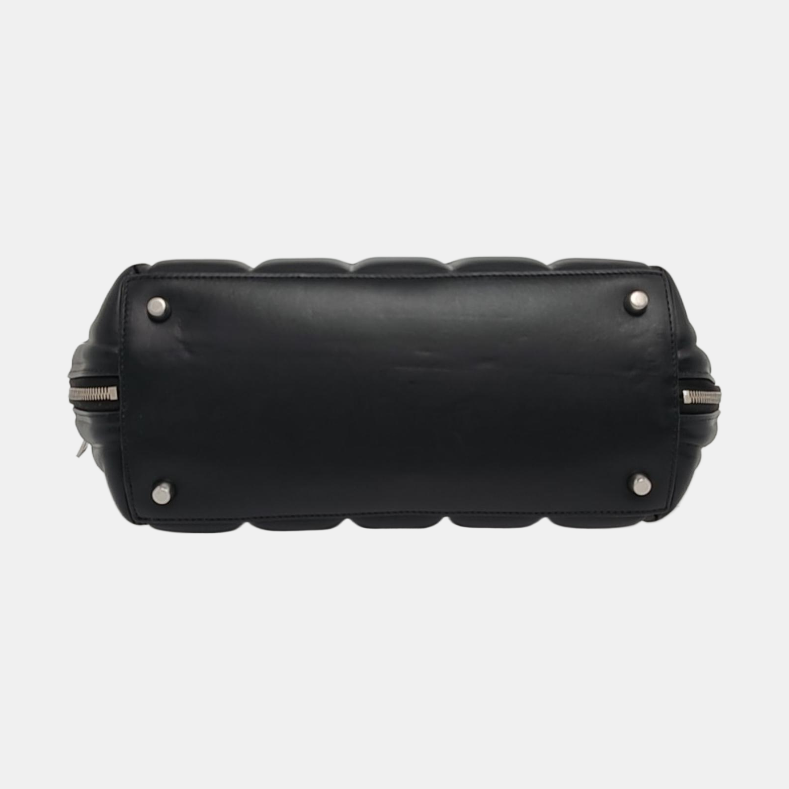 BV Swoop Medium Calfskin Black