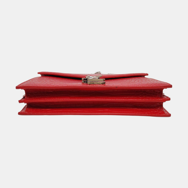 Authenticated pre-owned  CASSANDRA Calfskin Red - Shoulder Bag at Looply