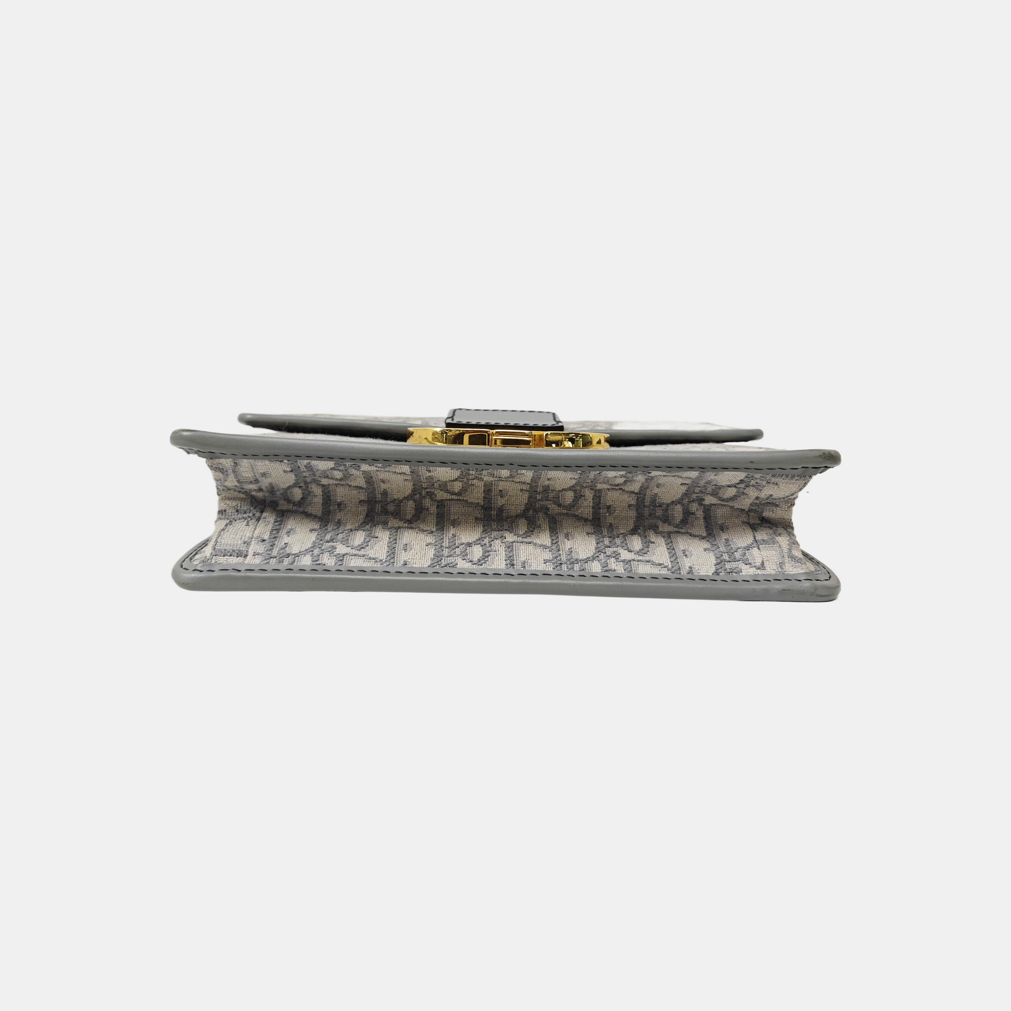 30 Montaigne Oblique Canvas Gray