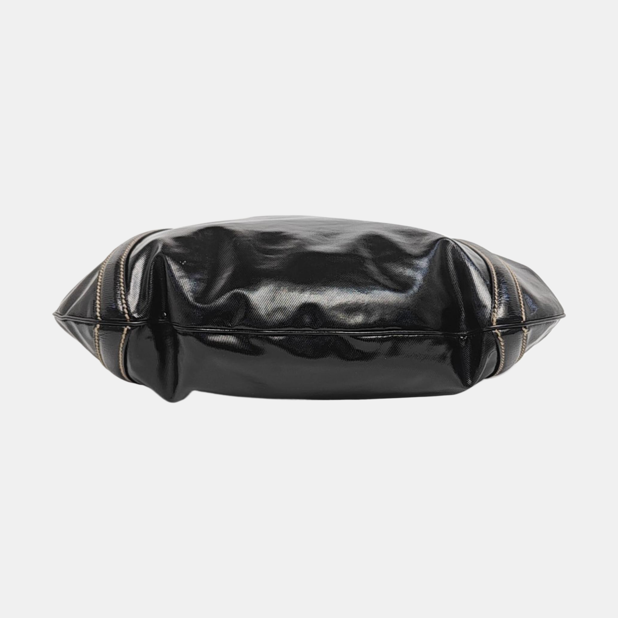 Britt Medium Calfskin Black