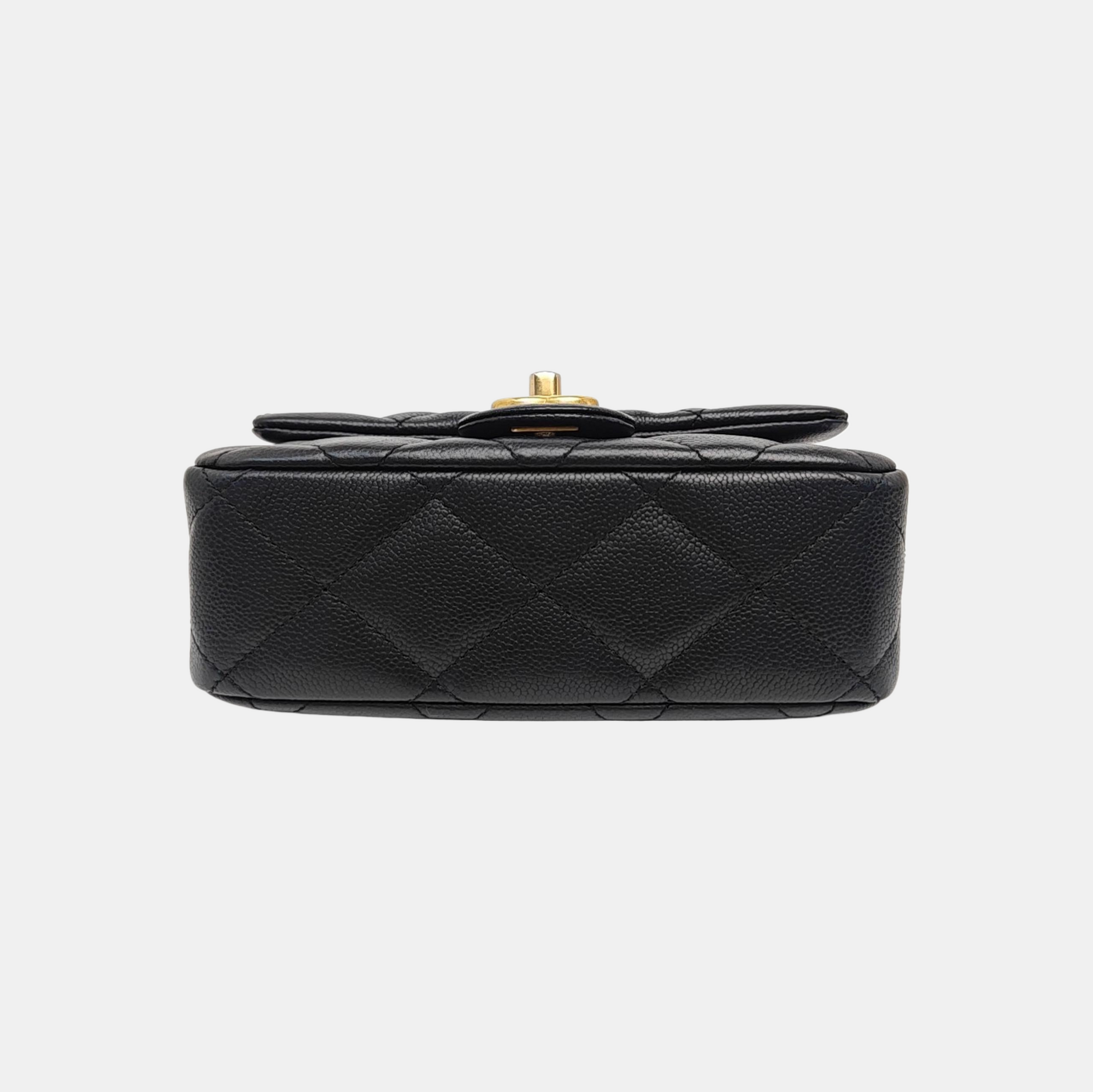 CLASSIC FLAP Medium Quilted Grained Calfskin Black