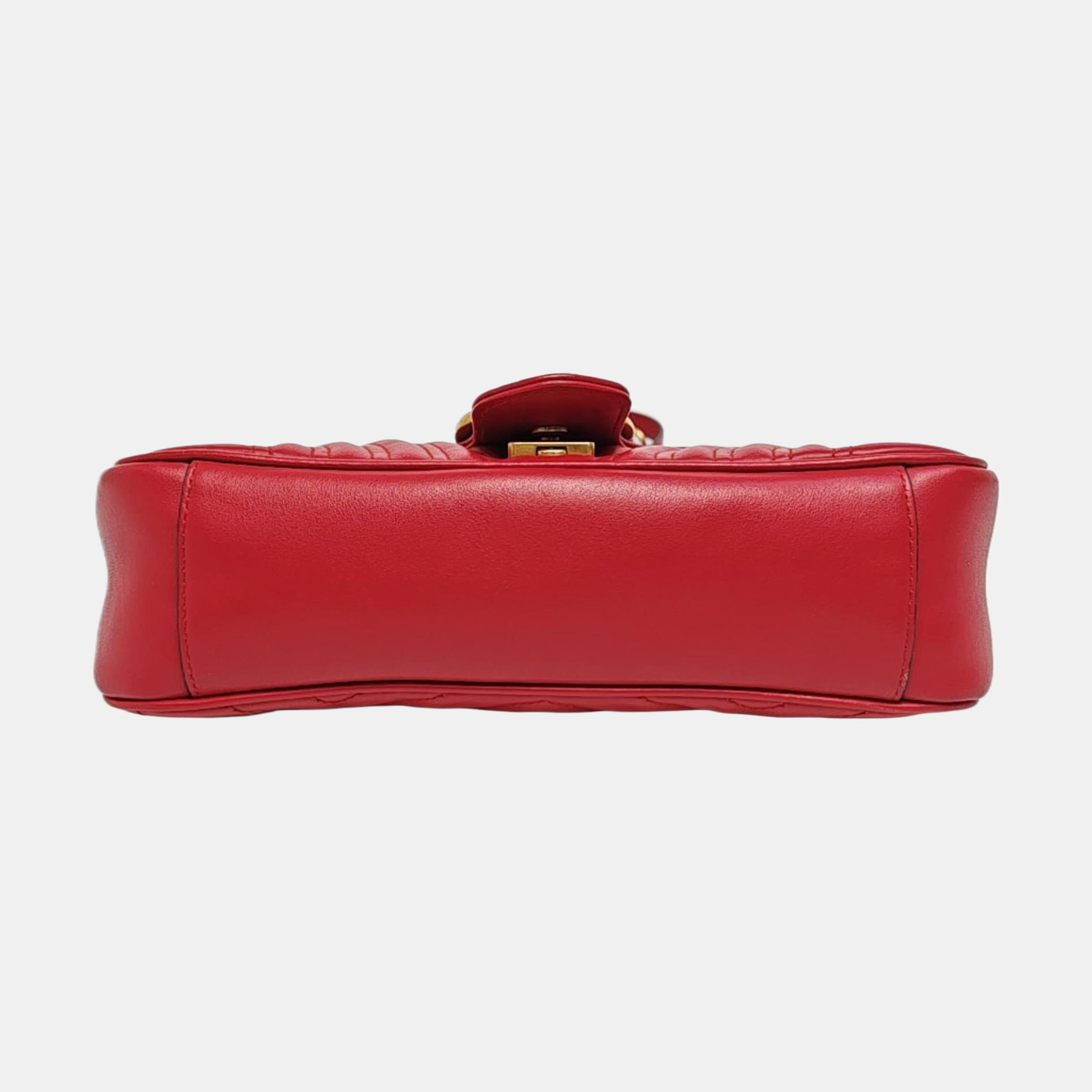 Authenticated pre-owned  GG Marmont Medium Quilted Calfskin Red - Shoulder Bag at Looply
