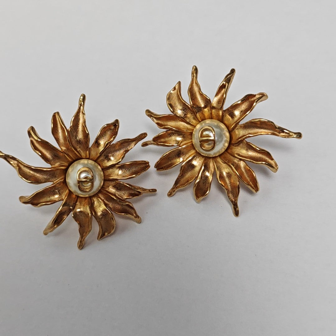 Metal Gold Stud Earrings
