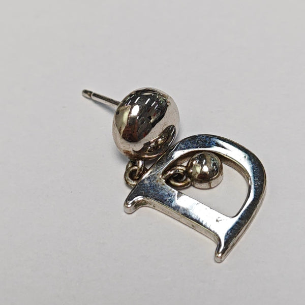 CD Swing Metal Silver Earrings