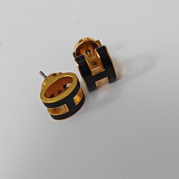 Pop H Metal Black Stud Earrings
