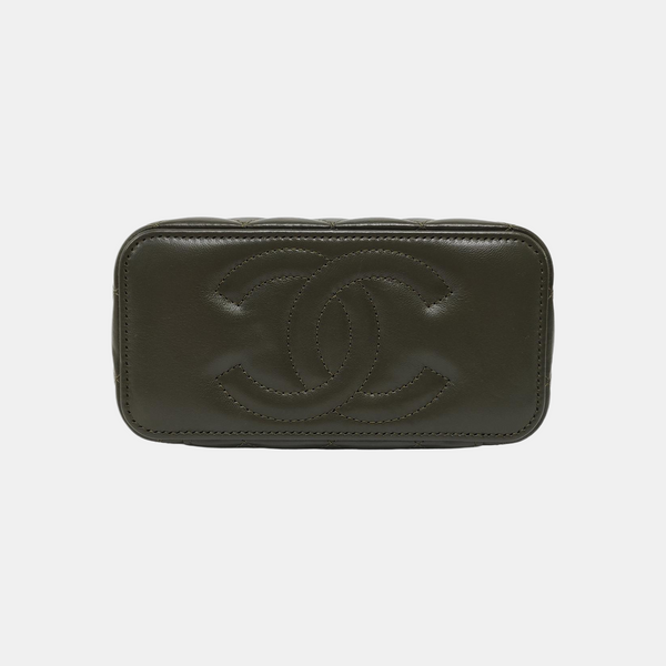 VANITY CASE Small Quilted Lambskin Green