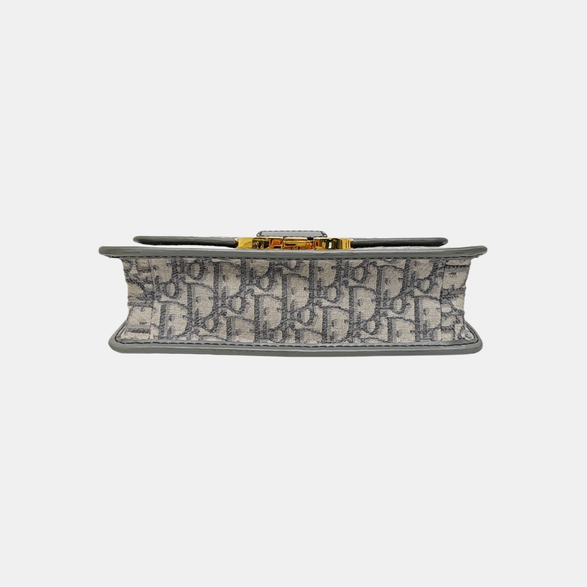30 Montaigne Oblique Canvas Gray