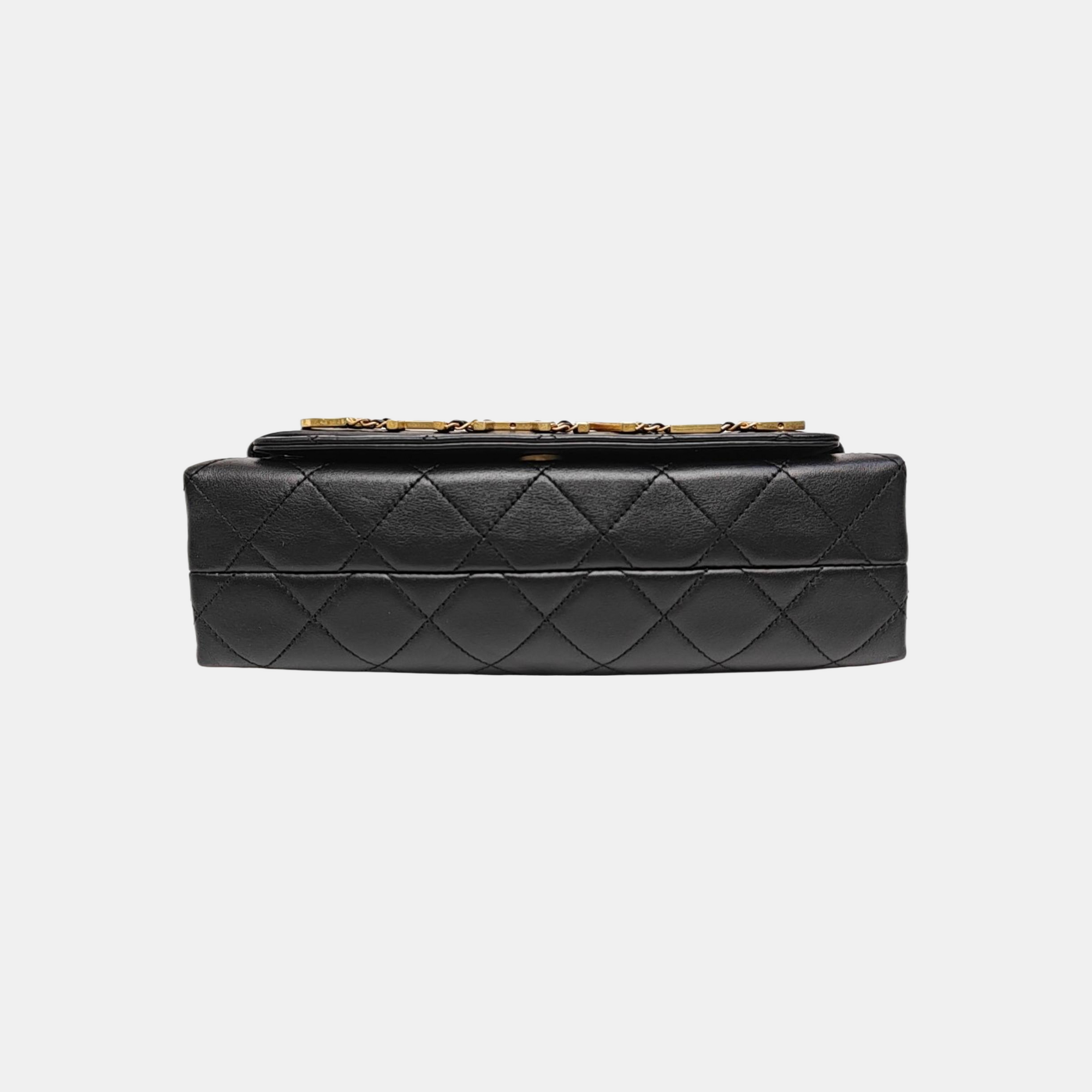 LOGO ENCHAINED FLAP Medium Quilted Calfskin Black