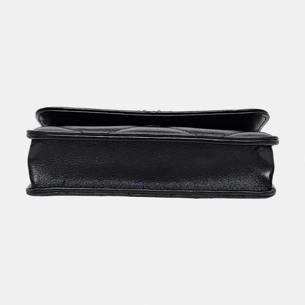 CHANEL 19 WOC Piel de Cordero Acolchada Negra