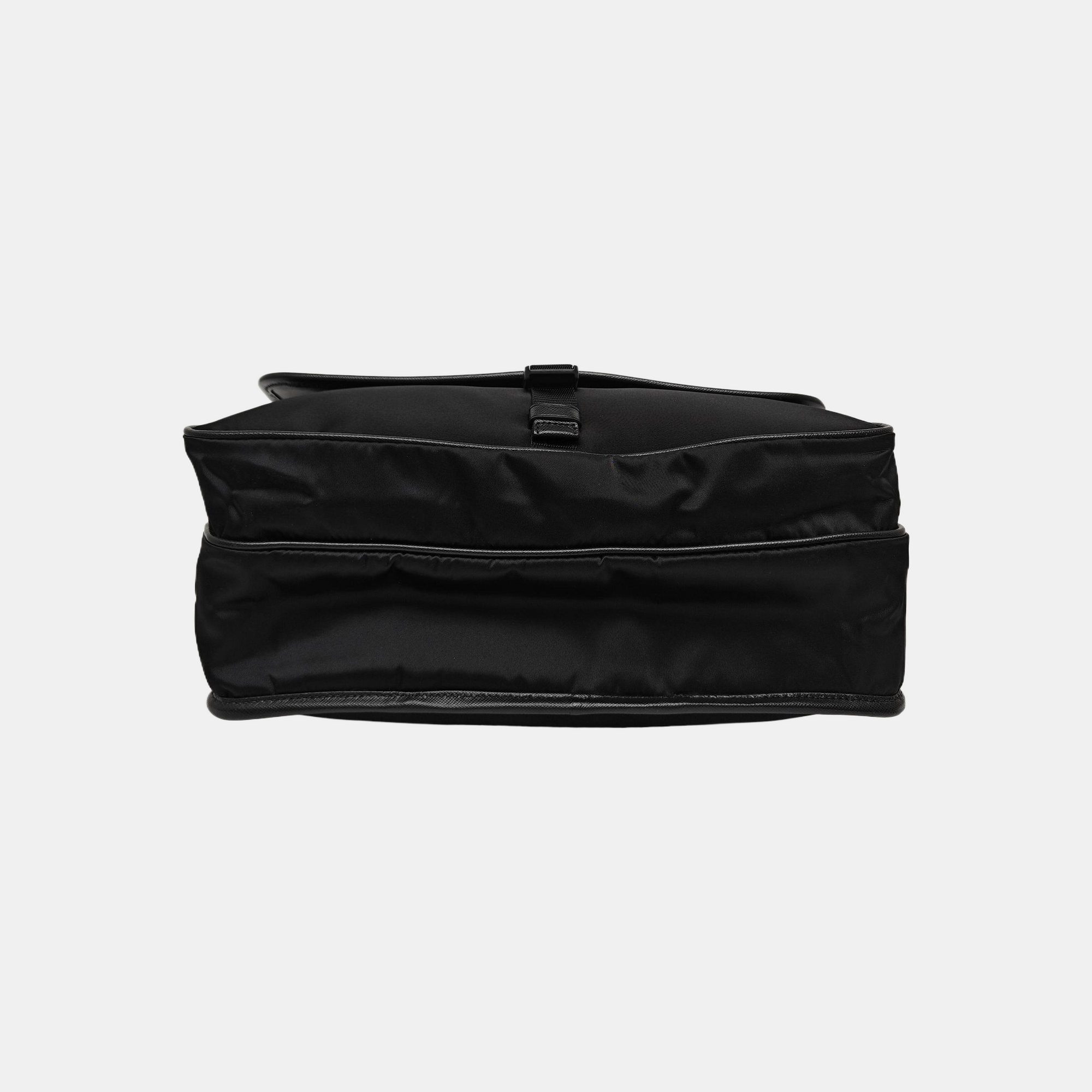 Vela Messenger Bag Nylon Black