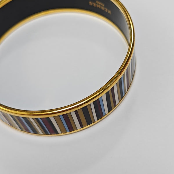 Email Metal Gold Bangle