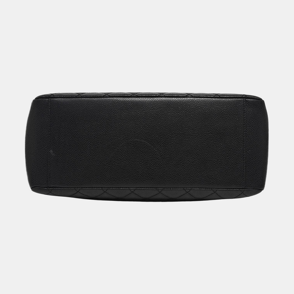 Chanel GST Large en Piel de Becerro Granulada Acolchada Negra