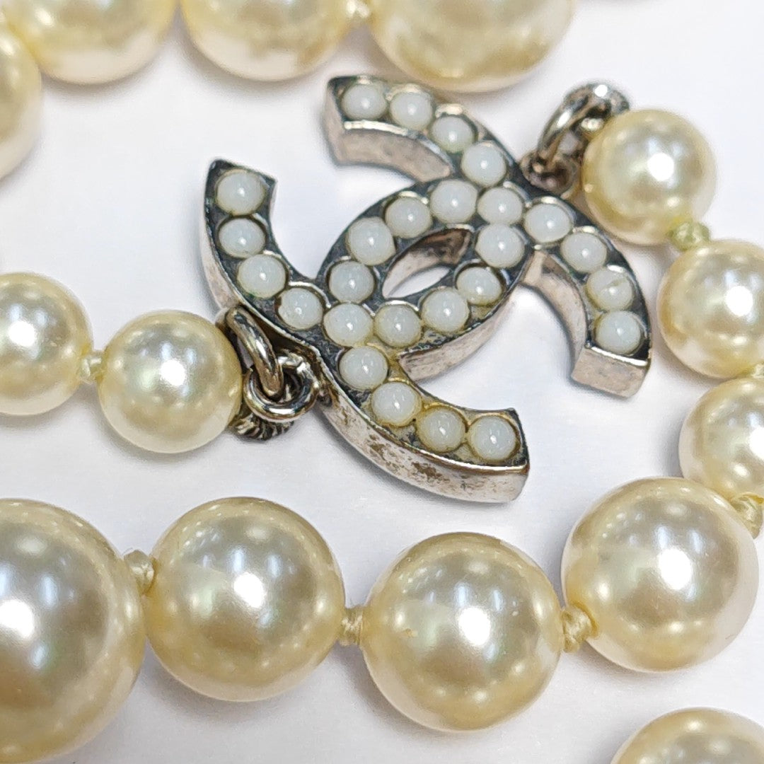 Faux Pearl White Necklace