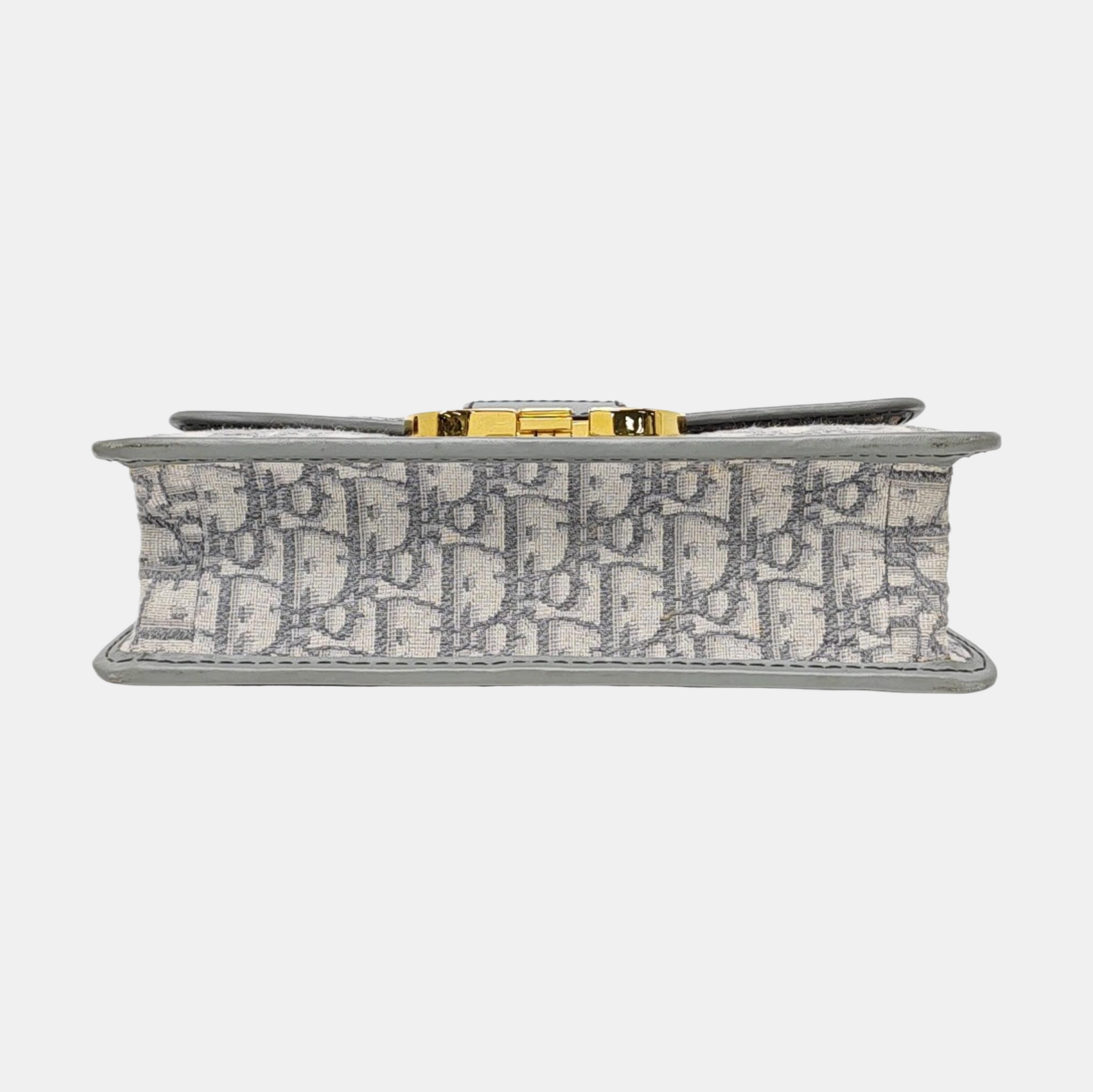 30 Montaigne Oblique Canvas Gray
