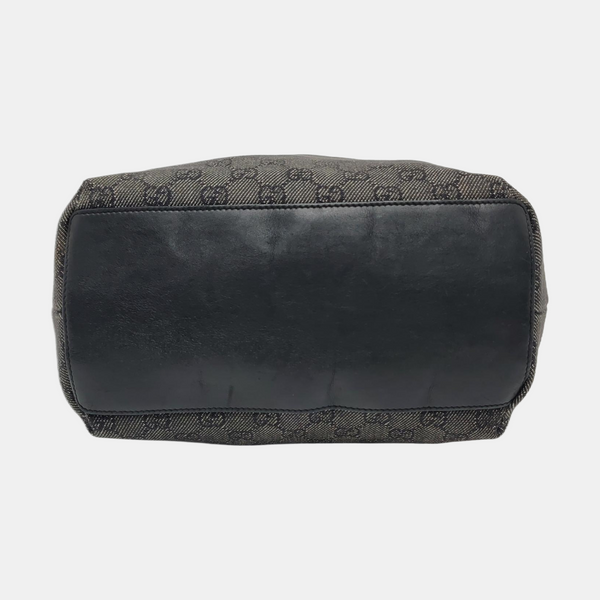 Monogram Canvas Black