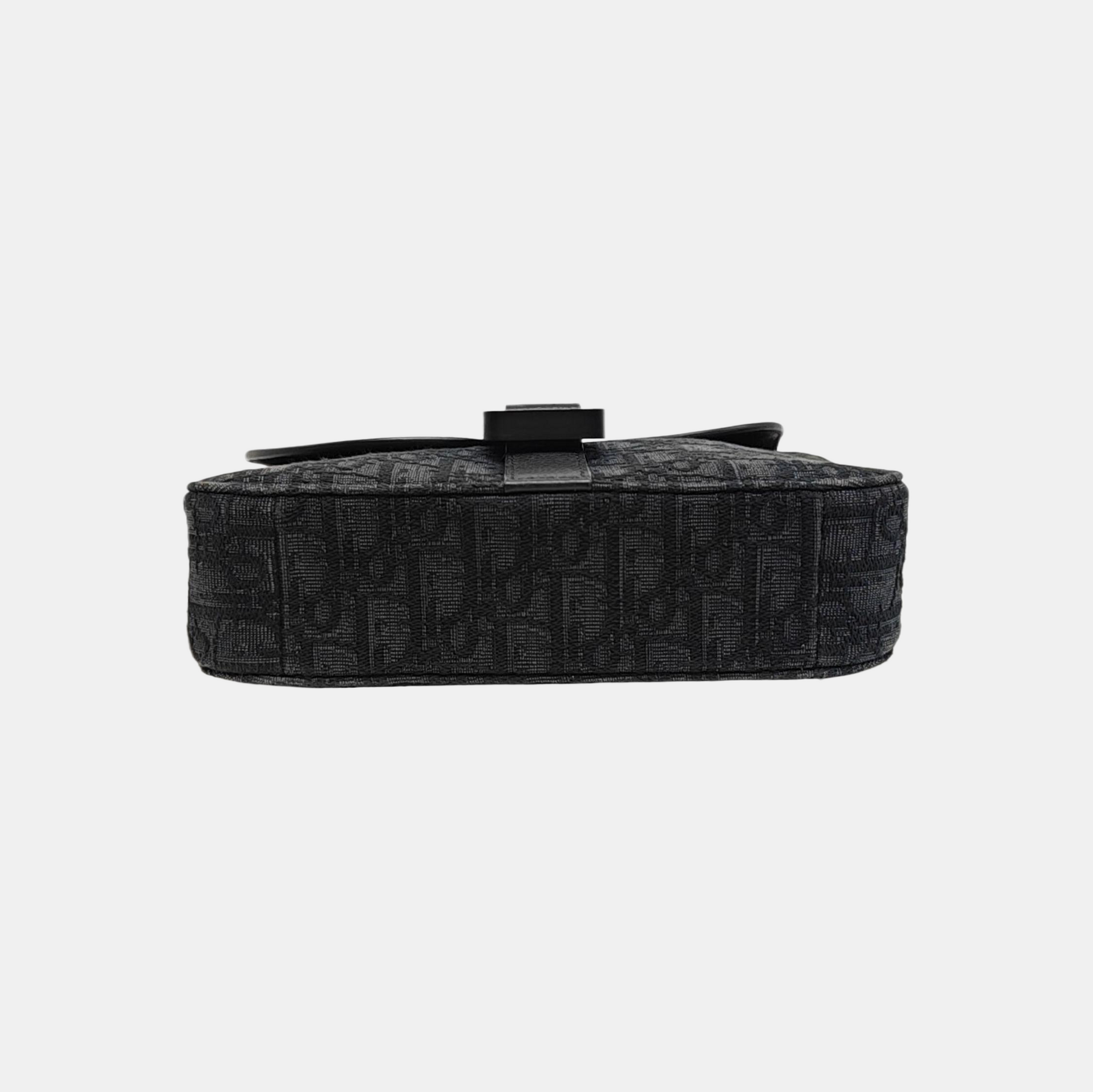 Saddle Small Oblique Canvas Black