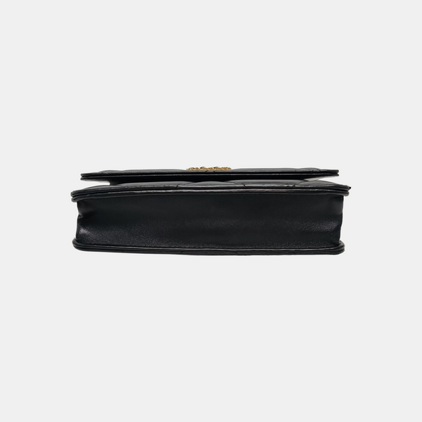 CHANEL 19 WOC Piel de Cordero Acolchada Negra