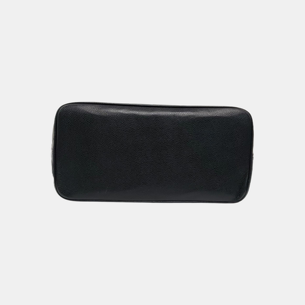 Authenticated pre-owned  MEDALLION Quilted Calfskin Black - Shoulder Bag at Looply
