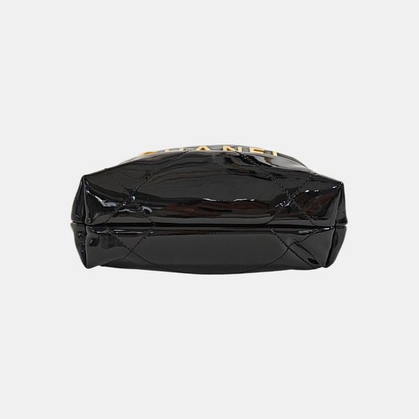 CHANEL 22 Mini Quilted Calfskin Black