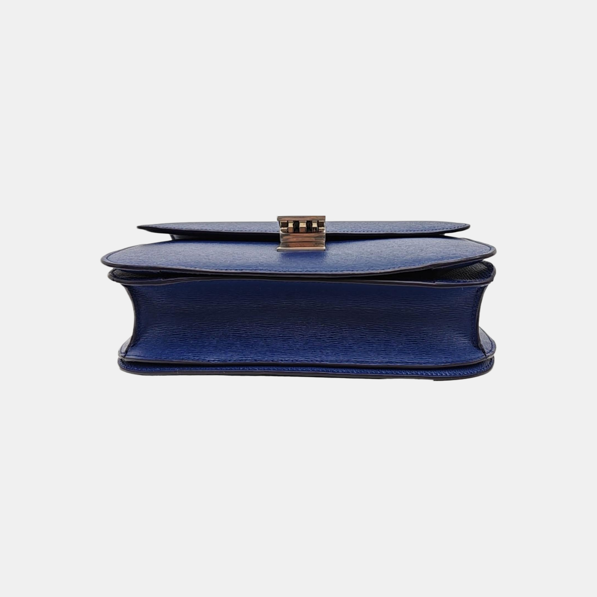 CLASSIC BOX Medium Calfskin Blue