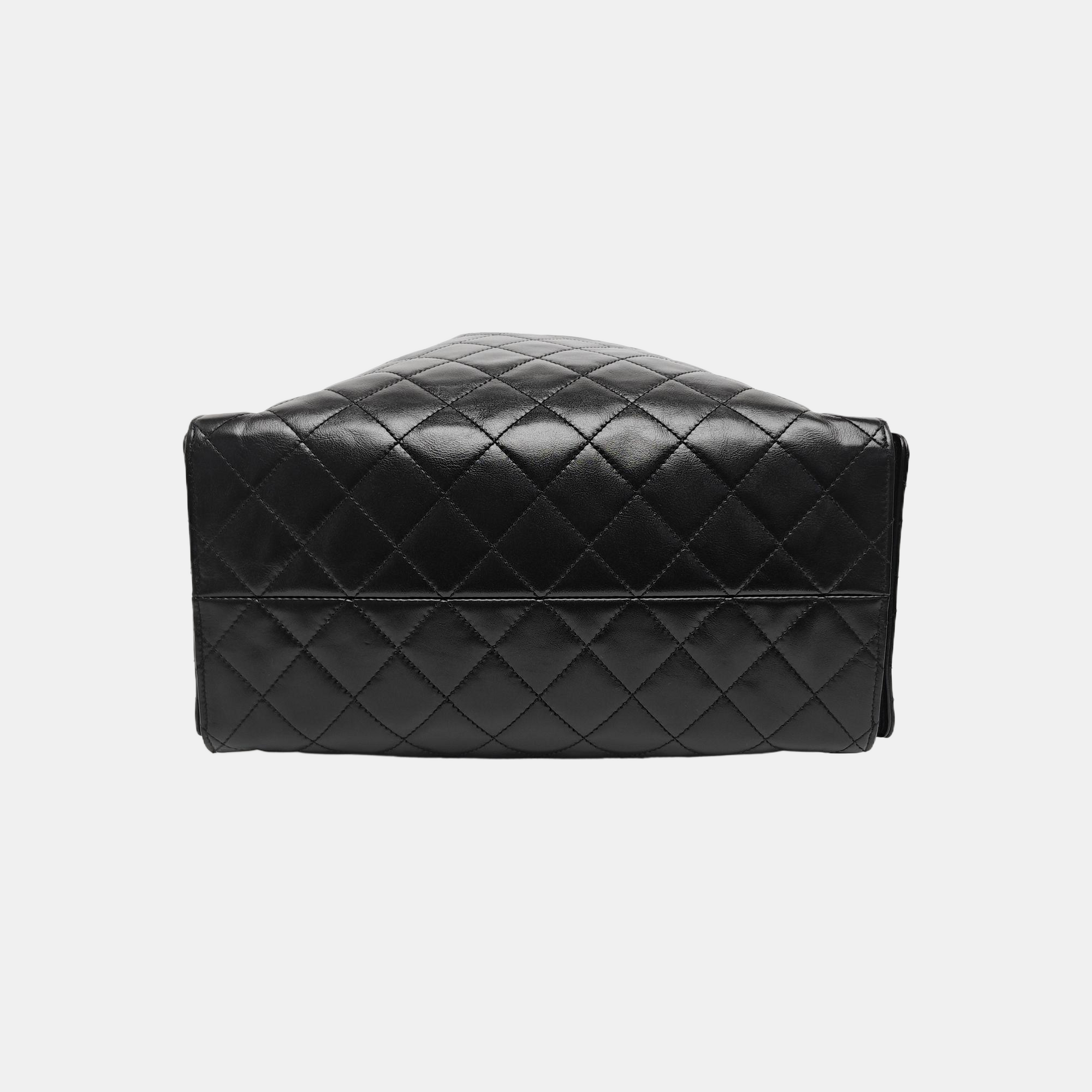 CHANEL 25 Medium Quilted Calfskin Black