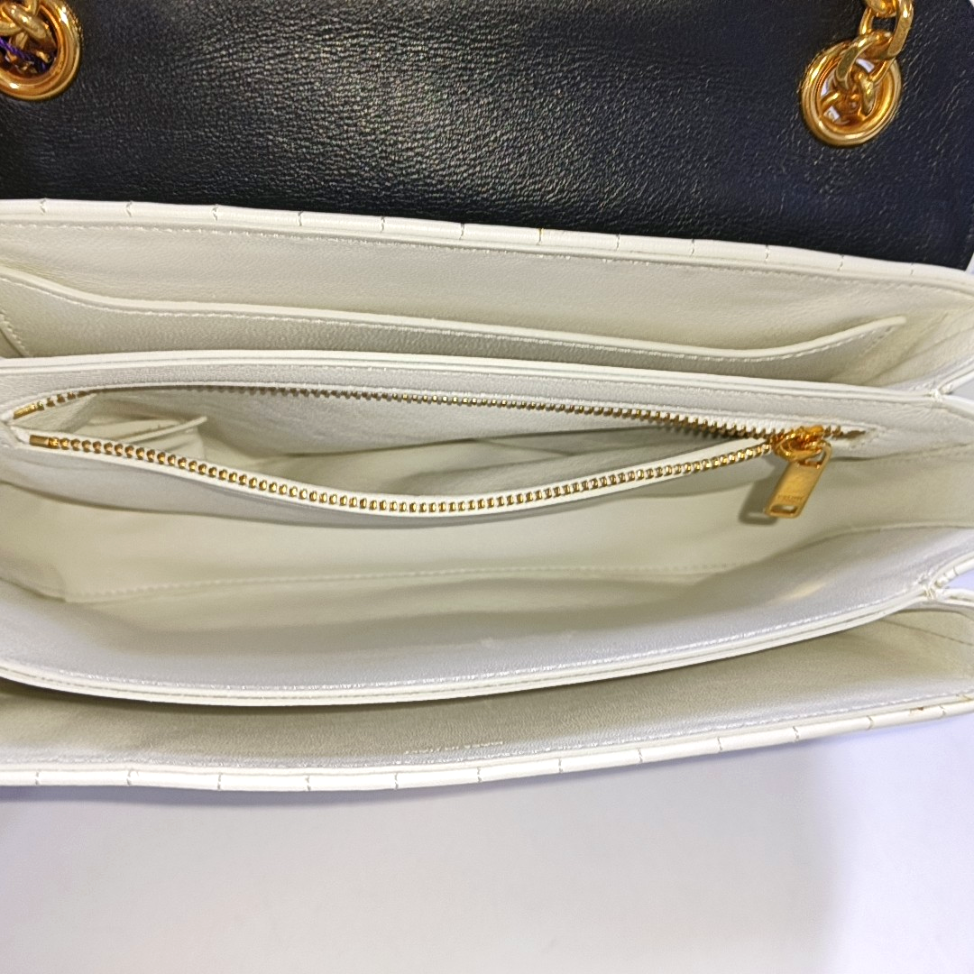 Authenticated pre-owned  C Medium Quilted Calfskin White - Shoulder Bag at Looply