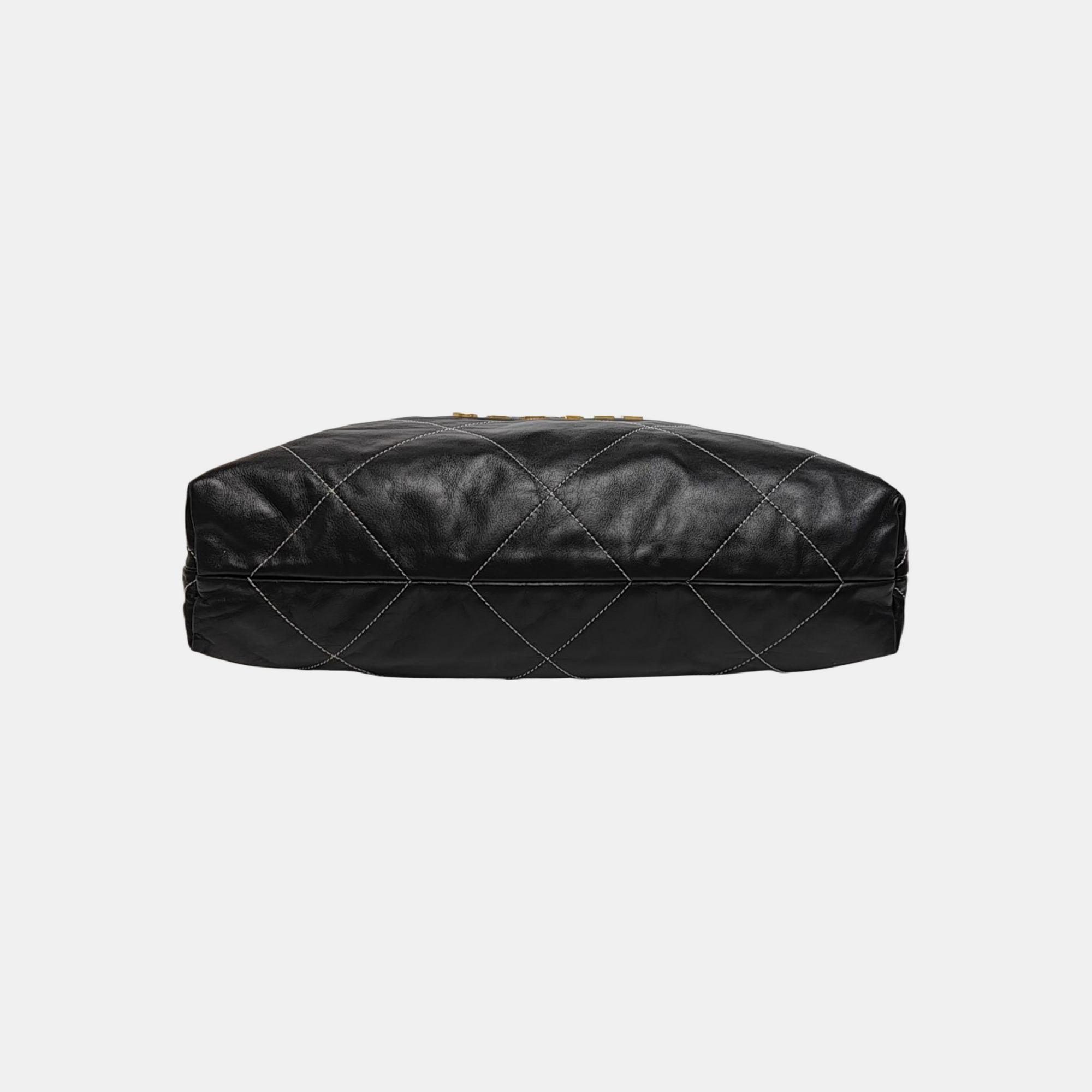 CHANEL 22 Medium Quilted Calfskin Black