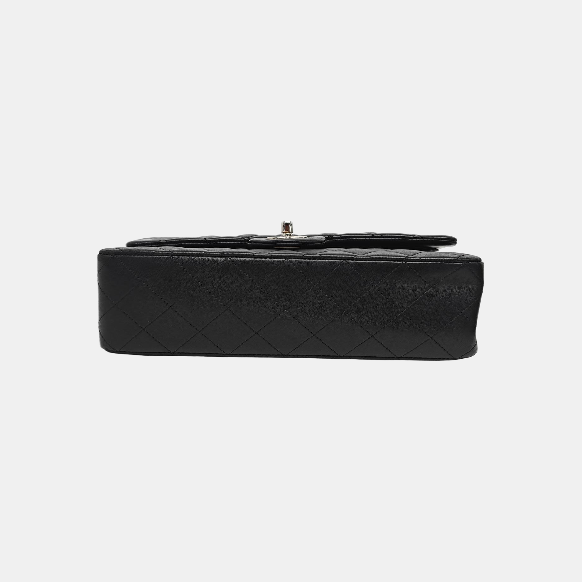 CLASSIC FLAP Medium Quilted Lambskin Black