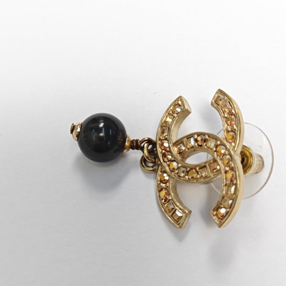 Metal Gold Stud Earrings