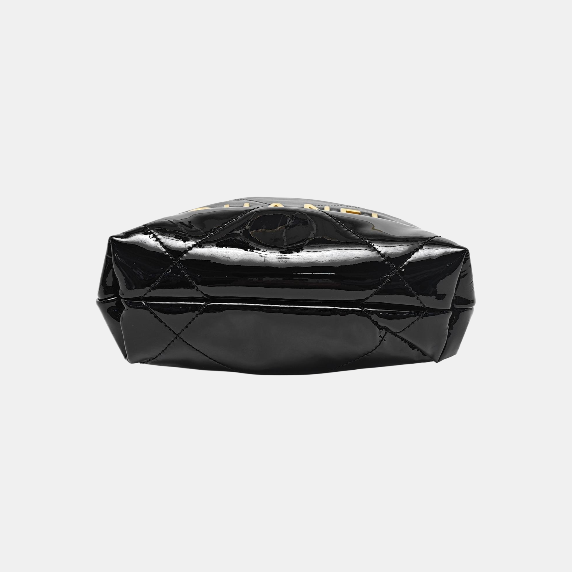 CHANEL 22 Mini Quilted Calfskin Black