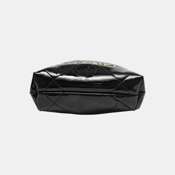 CHANEL 22 Mini Quilted Calfskin Black