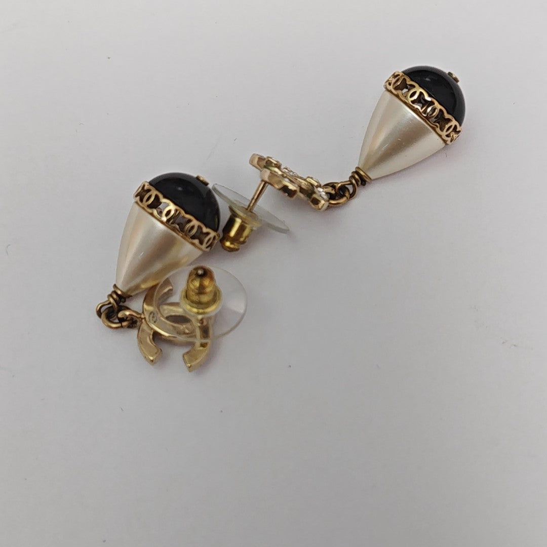 Synthetic Crystal White Stud Earrings