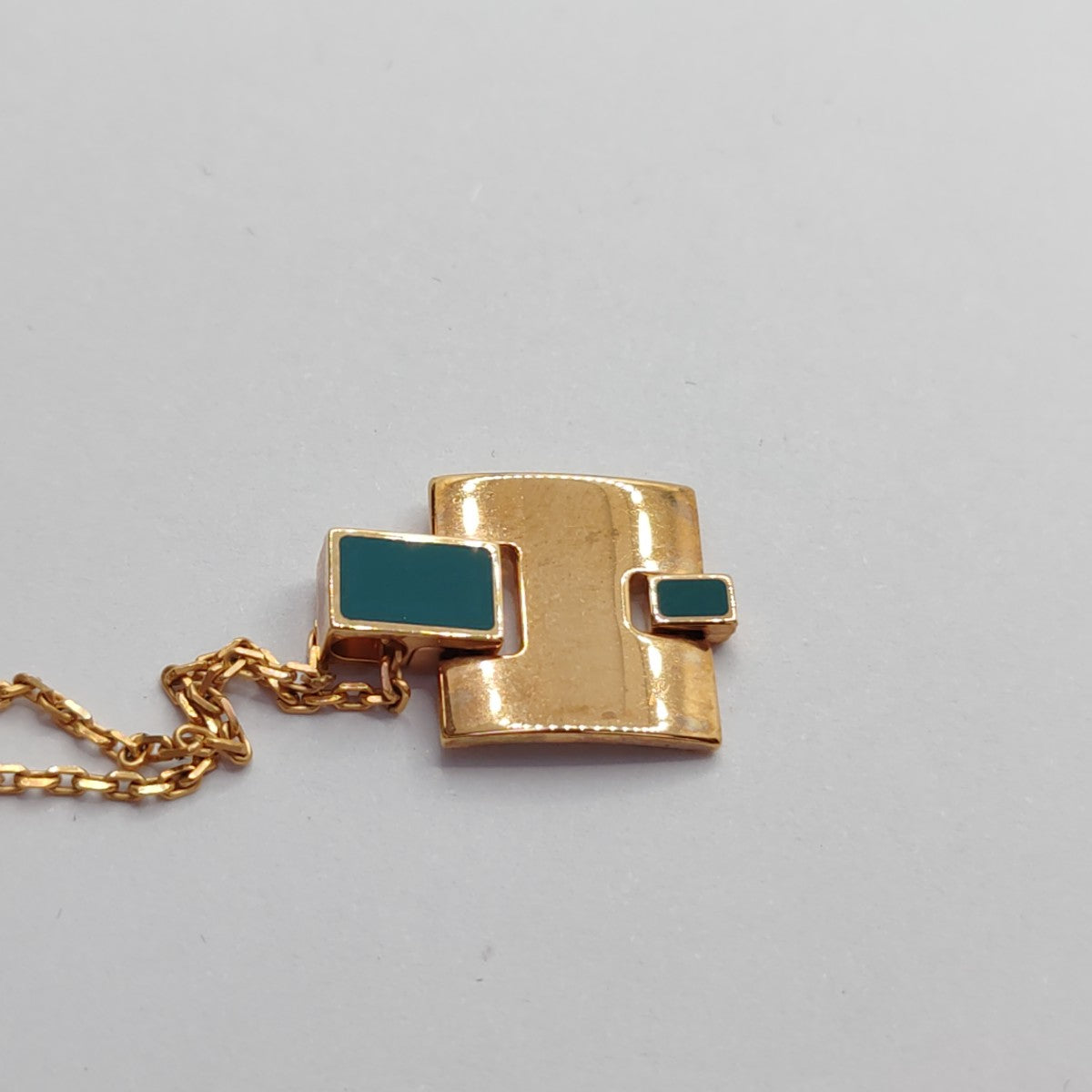 Eileen Metal Gold Necklace