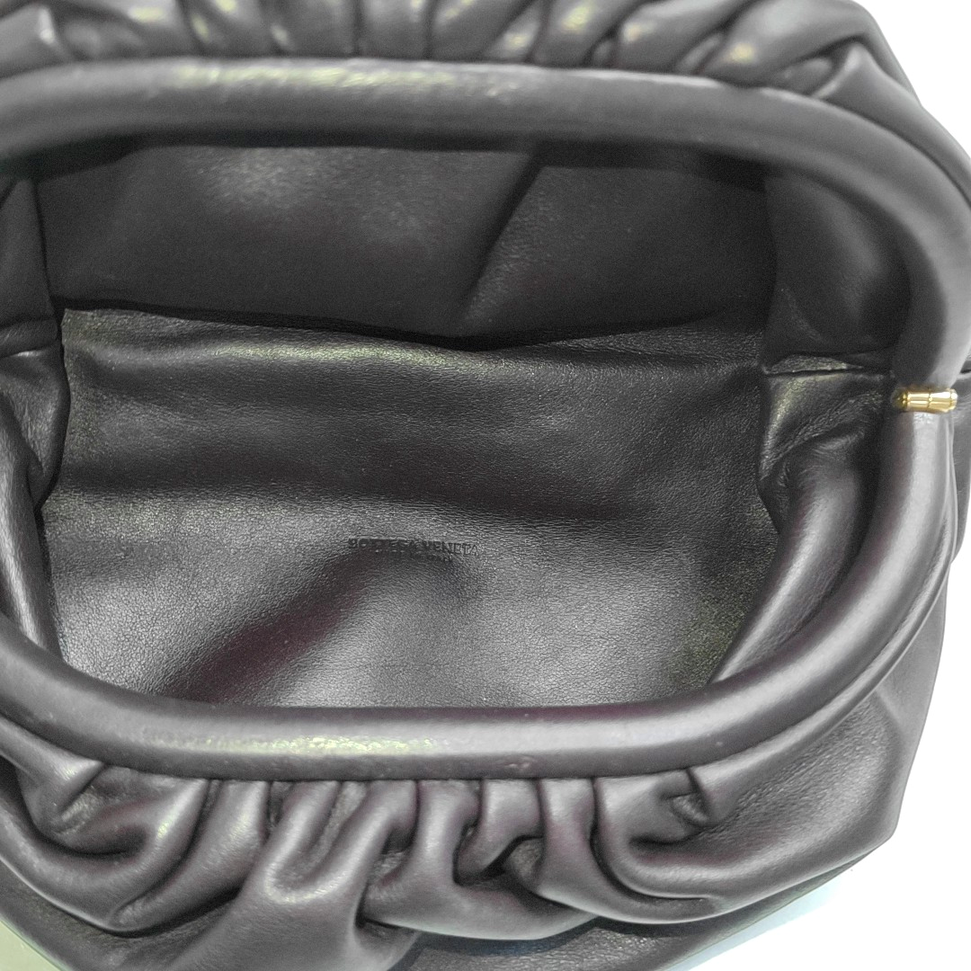 The Pouch Mini Calfskin Red
