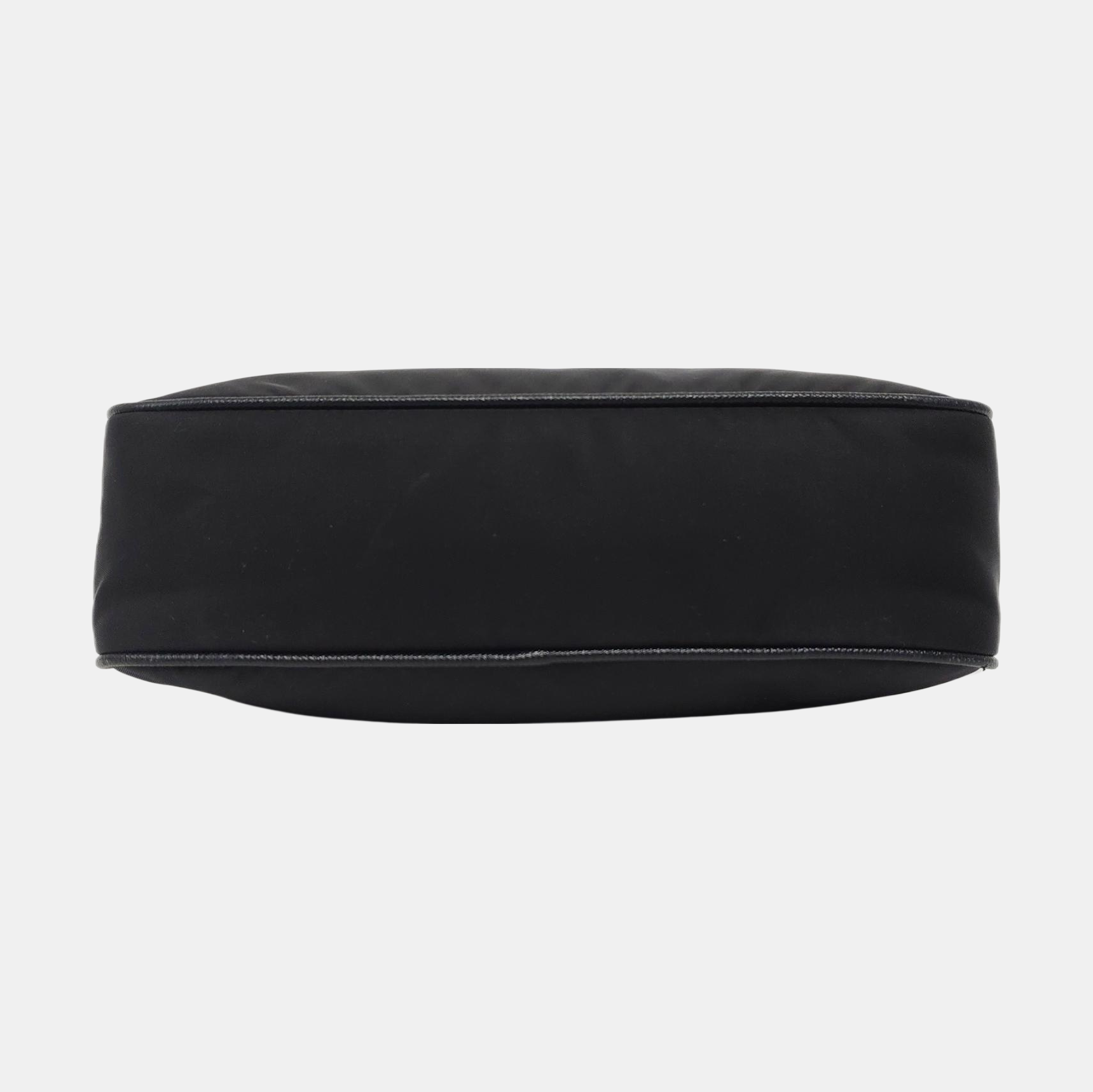 Authenticated pre-owned  Re-Edition2005 Nylon Black - Shoulder Bag at Looply