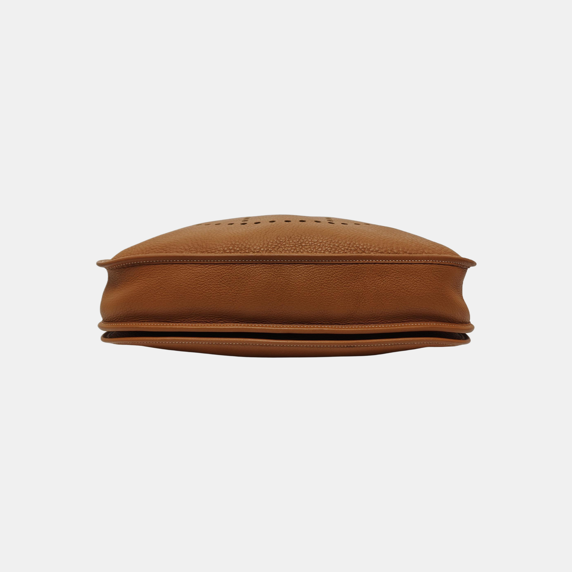 Evelyne 40 Clemence Brown