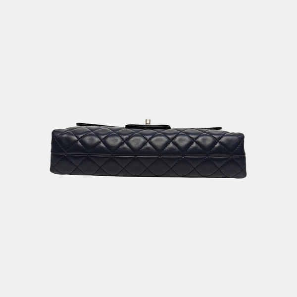 Authenticated pre-owned  CLASSIC FLAP Quilted Lambskin Blue - Shoulder Bag at Looply