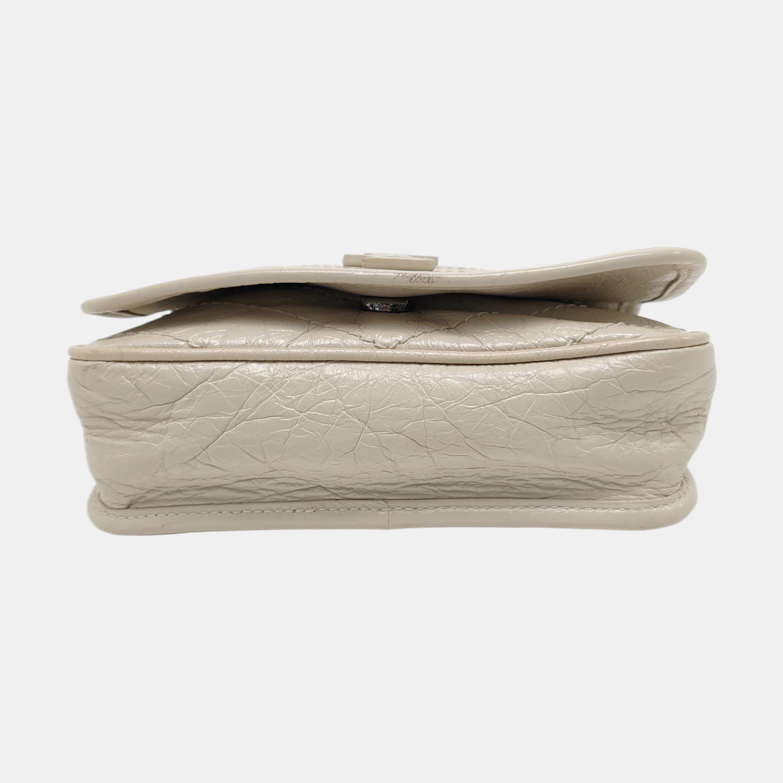 Authenticated pre-owned  NIKI Mini Chevron, Quilted Calfskin White - Shoulder Bag at Looply