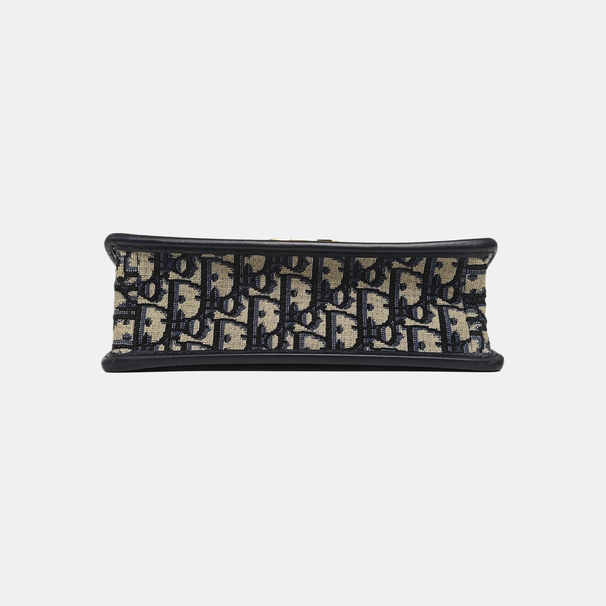 30 Montaigne East-West Oblique Canvas Blue