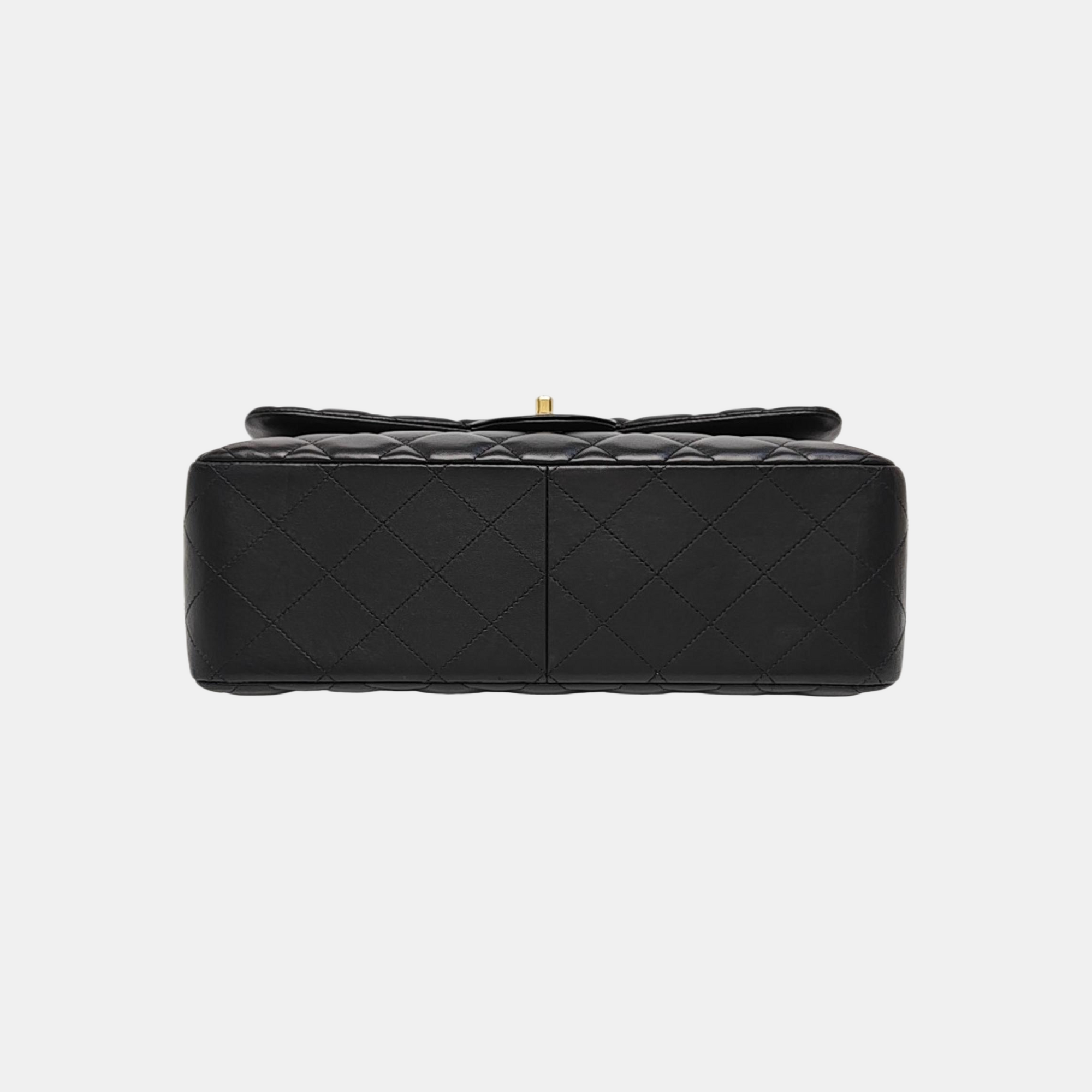 CLASSIC FLAP Jumbo Quilted Lambskin Black