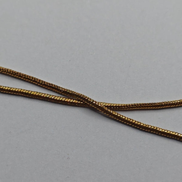 Collar de Oro de Metal con Placa de Identificación
