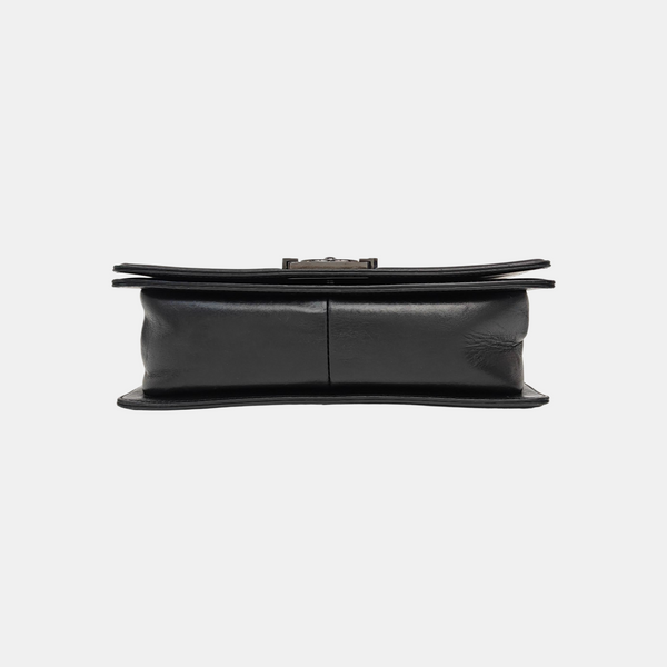 BOY CHANEL Medium Chevron Calfskin Black