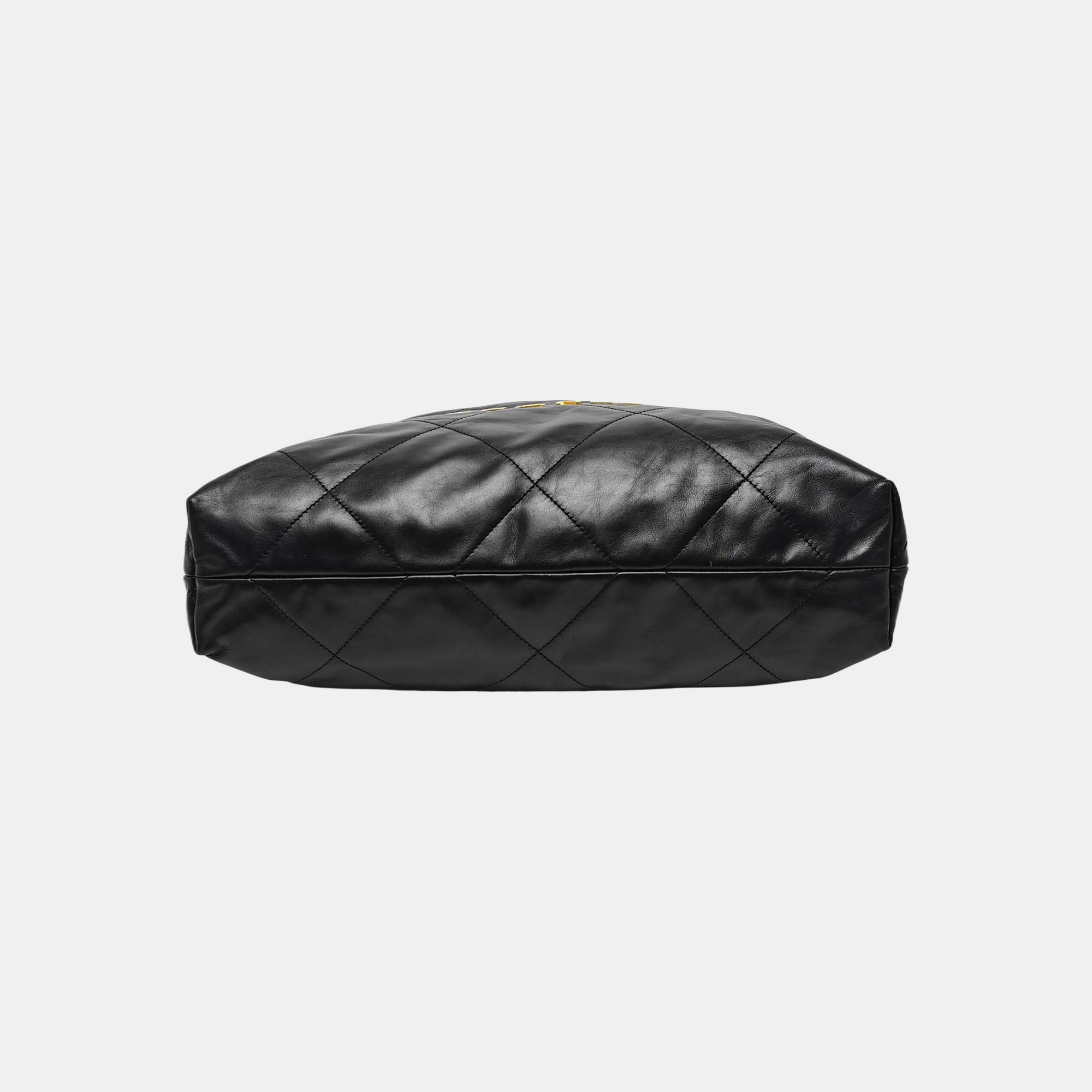 CHANEL 22 Medium Quilted Calfskin Black