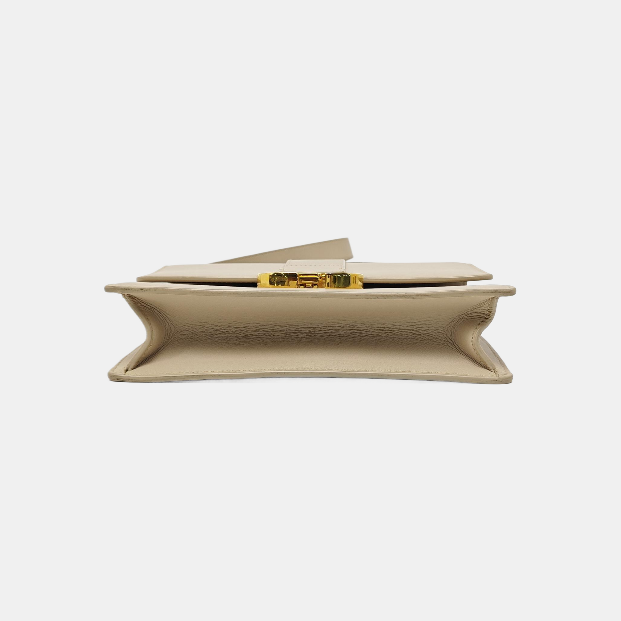 30 Montaigne Small Calfskin Beige