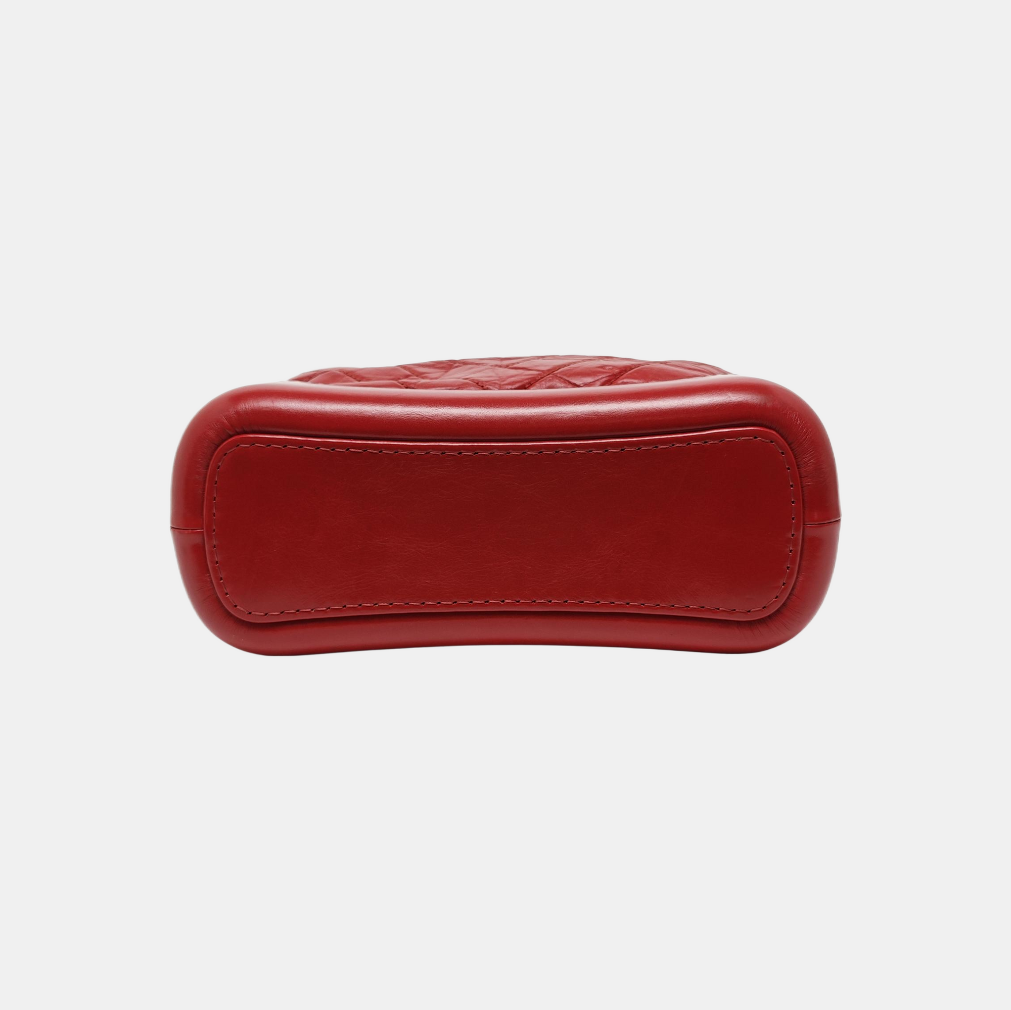 Authenticated pre-owned  GABRIELLE Small Chevron, Quilted Calfskin Red - Shoulder Bag at Looply
