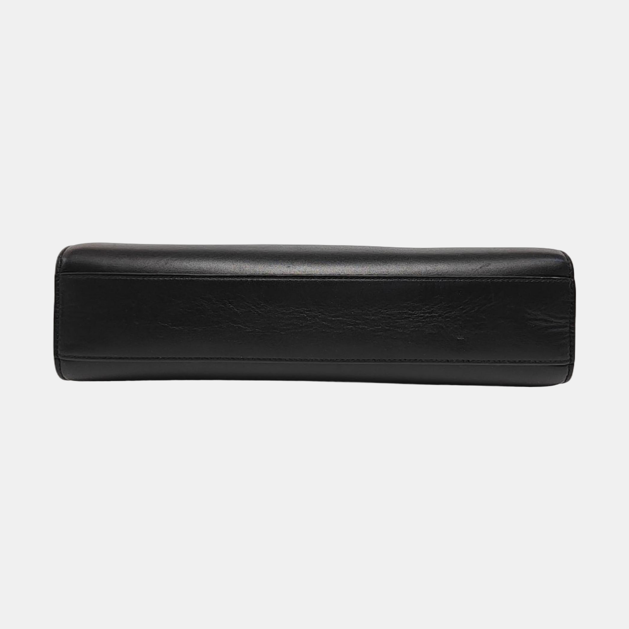 MANHATTAN Medium Calfskin Black